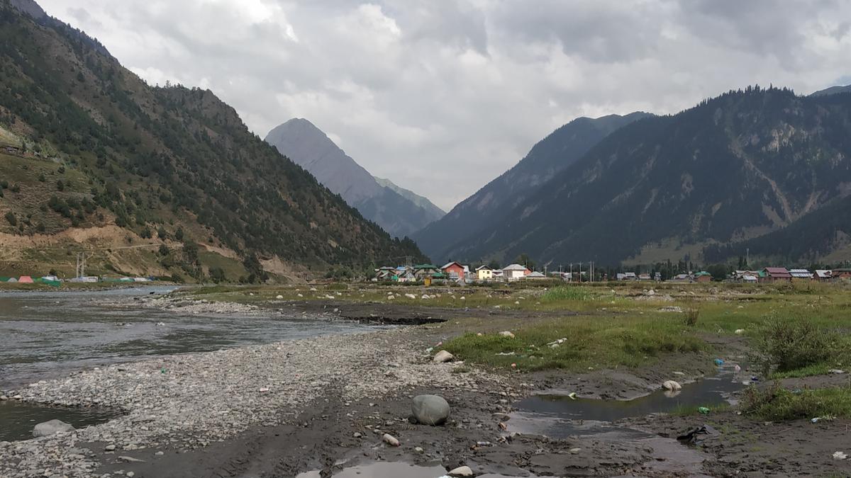 Day trips to Kashmir’s border towns, Gurez and Keran